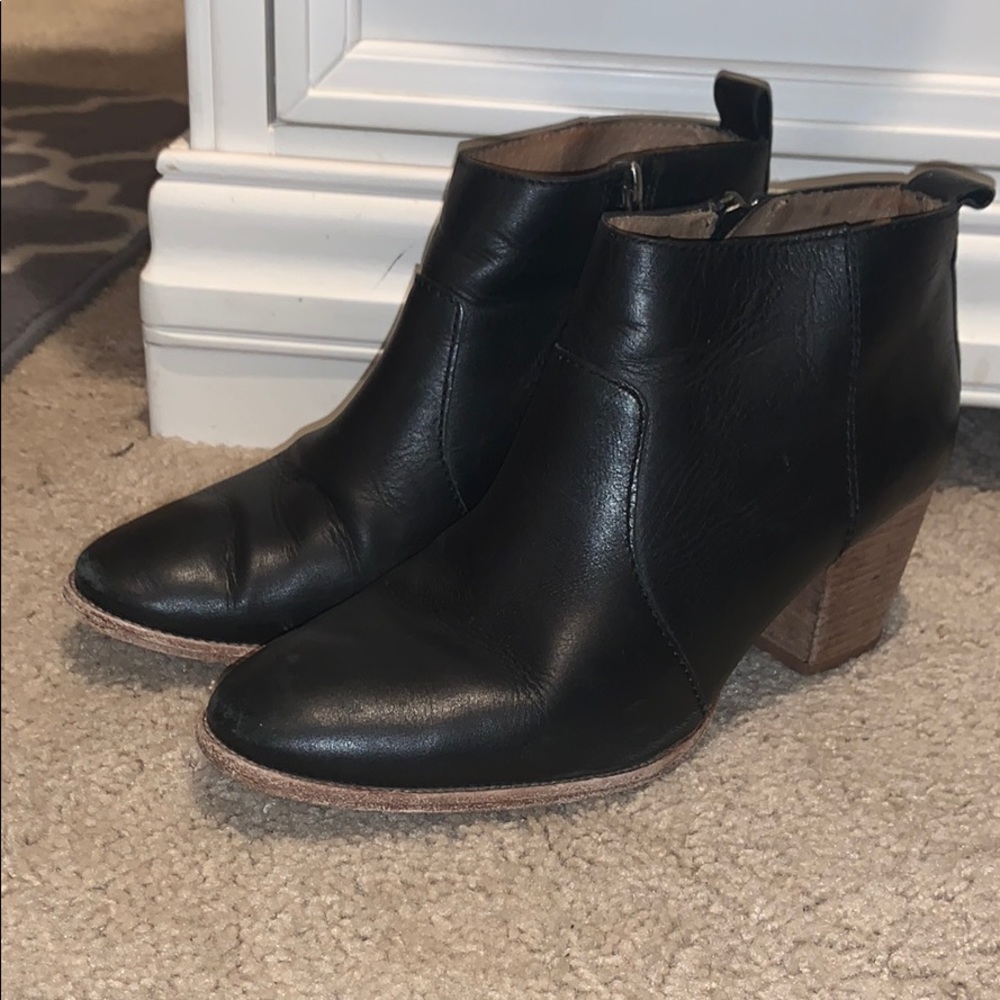Short black leather madewell boots
